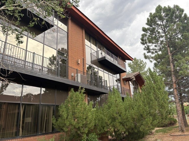 8774 Yates Dr, Westminster, CO à louer - Photo de l’immeuble – Image 2 sur 9