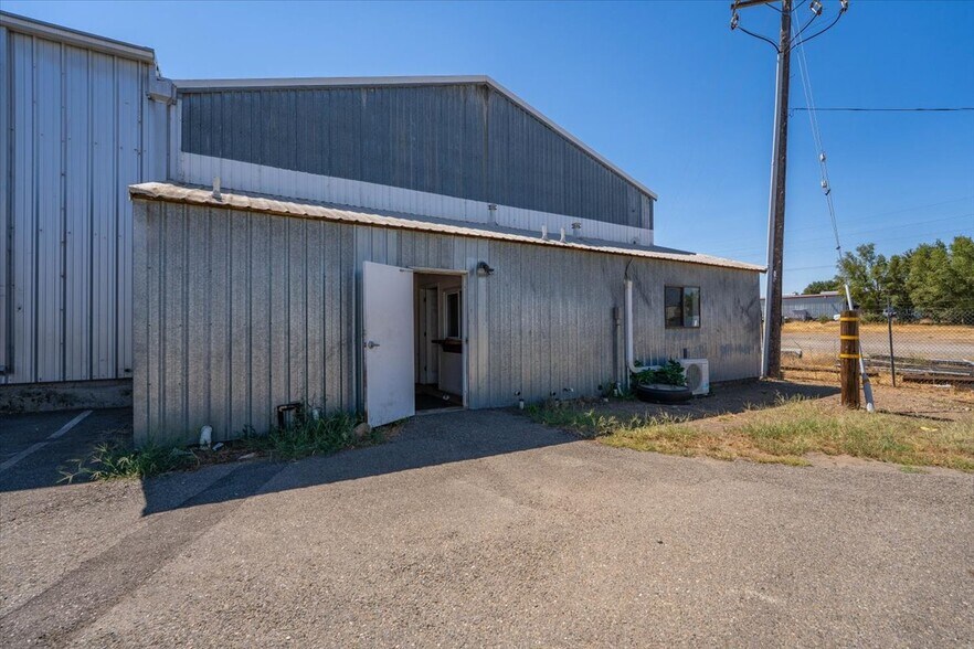 3308 Cyclone Ct, Cottonwood, CA à louer - Photo de l’immeuble – Image 3 sur 34