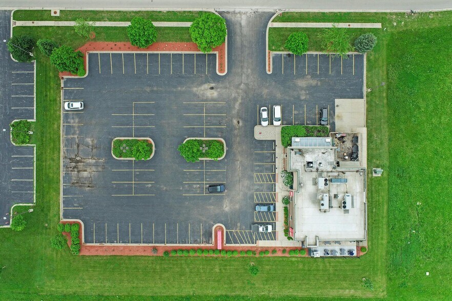2126 Gateway Ctr, Belvidere, IL à vendre - Photo de l’immeuble – Image 3 sur 15