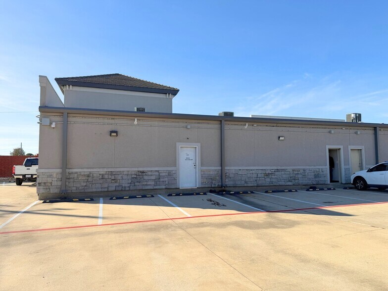 12262 Queenston Blvd, Houston, TX à louer - Photo de l’immeuble – Image 3 sur 5
