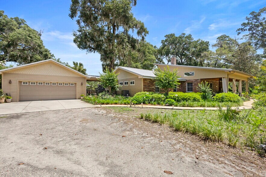 1056 Reynolds Rd, De Leon Springs, FL à vendre - Photo de l’immeuble – Image 3 sur 128