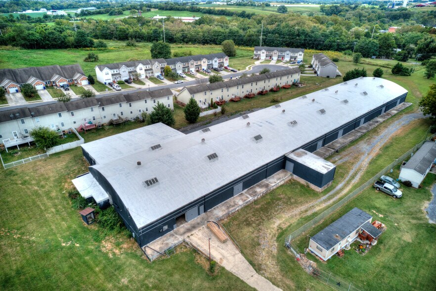 110 McCauley Dr, Timberville, VA à louer - Photo de l’immeuble – Image 3 sur 16