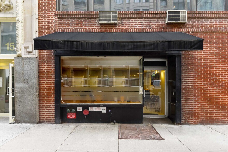 11-13 W 18th St, New York, NY à louer - Photo de l’immeuble – Image 2 sur 2