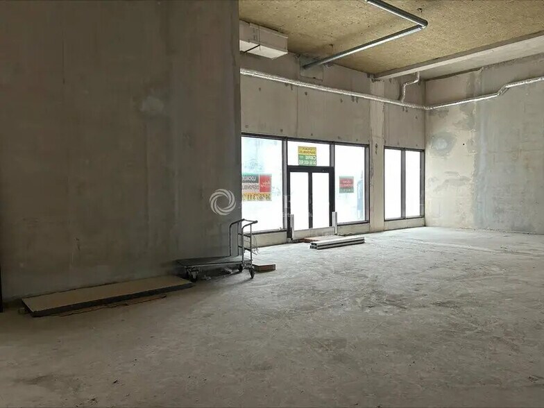 Local commercial dans Nîmes à louer - Photo intérieure – Image 2 sur 4