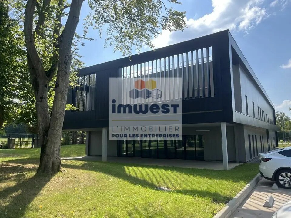 Bureau dans Saint-Grégoire à louer Photo de l’immeuble– Image 1 sur 5