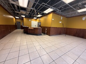 7945 103rd St, Jacksonville, FL à louer Photo intérieure– Image 2 sur 5