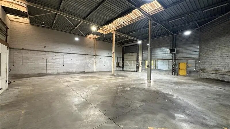 Local d’activités dans Noisy-le-Sec à louer - Photo de l’immeuble – Image 3 sur 10