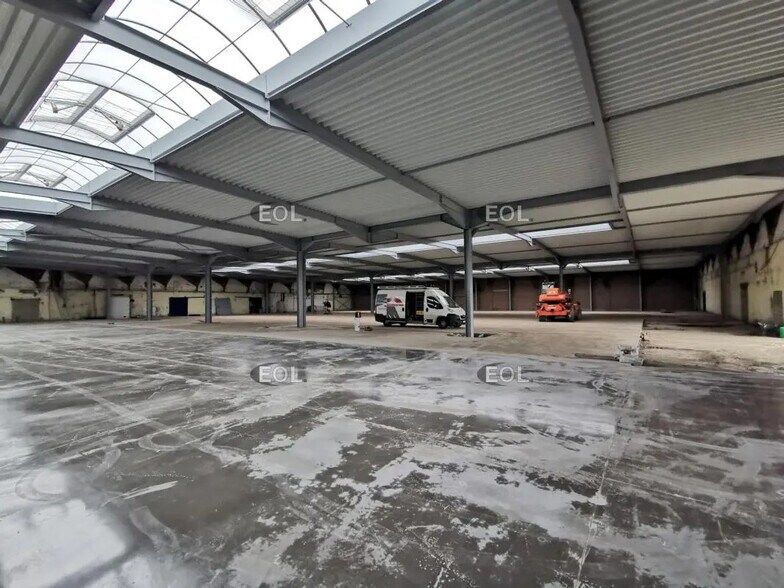 Industriel/Logistique dans Tourcoing à louer - Photo de l’immeuble – Image 3 sur 3