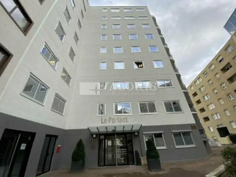 Rue De Saint Clair - Le Portant, Caluire-et-Cuire à louer - Photo de l’immeuble – Image 3 sur 5