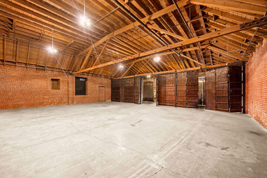 3841 Broadway Pl, Los Angeles, CA à louer - Photo de l’immeuble – Image 3 sur 10