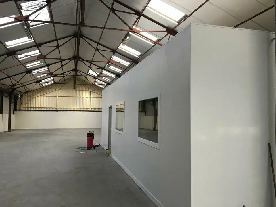 Industriel/Logistique dans SAINT-JEAN-D'ARDIERES à louer Photo intérieure– Image 1 sur 6