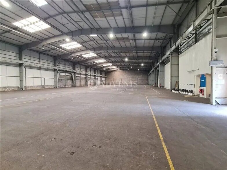Local d’activités dans Ploufragan à louer - Photo de l’immeuble – Image 3 sur 7
