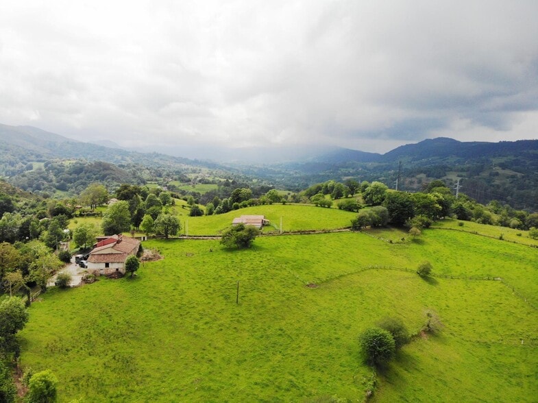 Mones, Piloña, Asturias à vendre - Aérien – Image 3 sur 23