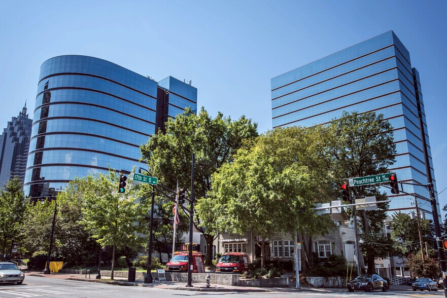 1360 Peachtree St NE, Atlanta, GA à louer - Photo de l’immeuble – Image 2 sur 33