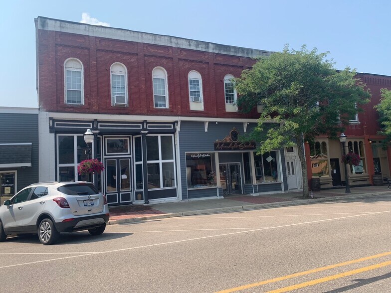 108-112 E Main St, Vernon, MI à louer - Photo de l’immeuble – Image 3 sur 9