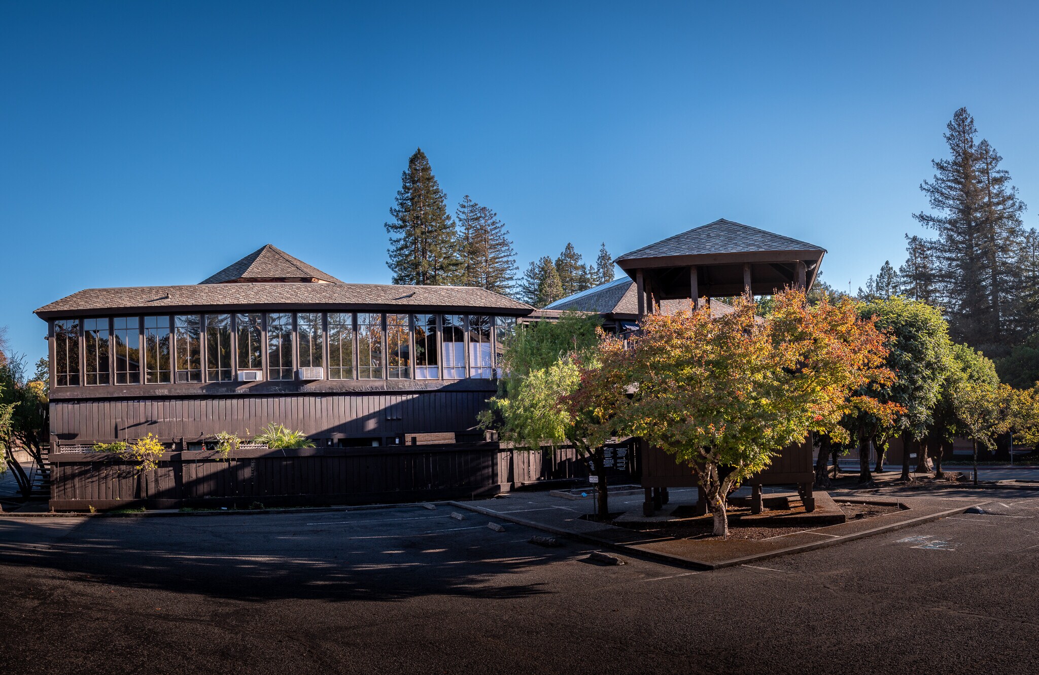 1036 Sir Francis Drake Blvd, Kentfield, CA à louer Photo principale– Image 1 sur 46