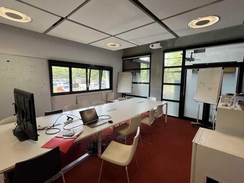 1 Rue Jacques Brel, Saint-Herblain à louer - Photo de l’immeuble – Image 3 sur 8