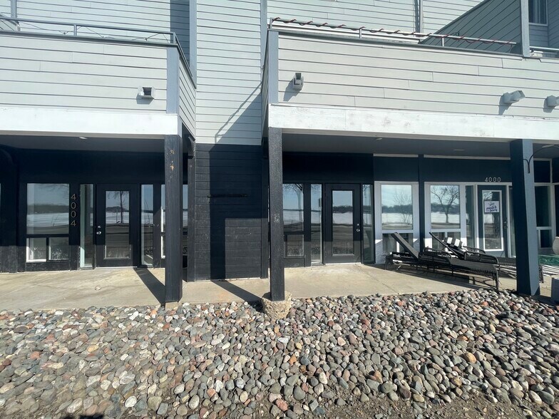 4000-4016 Shoreline Dr, Spring Park, Spring Park, MN à louer - Photo de l’immeuble – Image 2 sur 12