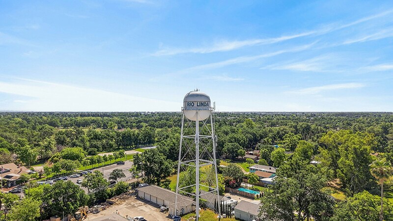 6820 7th Ave, Rio Linda, CA à vendre - Photo de l’immeuble – Image 2 sur 35