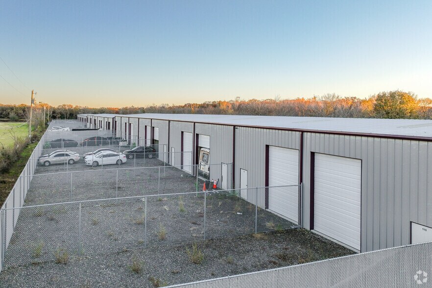 7676 E FM 917, Alvarado, TX à louer - Photo de l’immeuble – Image 3 sur 6