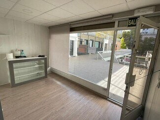 Plus de détails pour Avenida Virgen de la Montaña, 1, Cáceres - Local commercial à louer