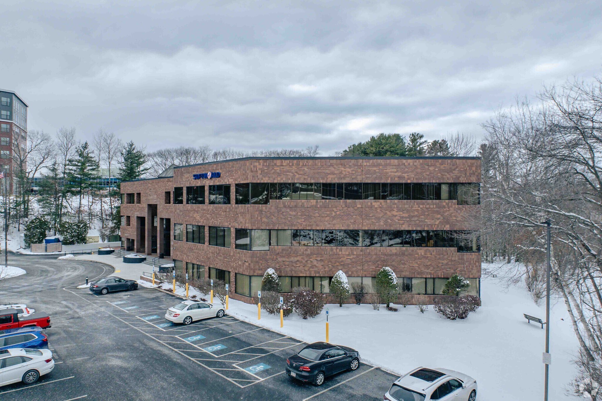 281 Winter St, Waltham, MA à louer Photo principale– Image 1 sur 5