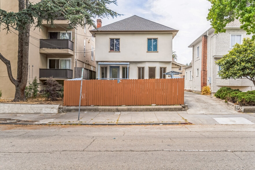 1921 Dwight Way, Berkeley, CA à vendre - Photo principale – Image 1 sur 20