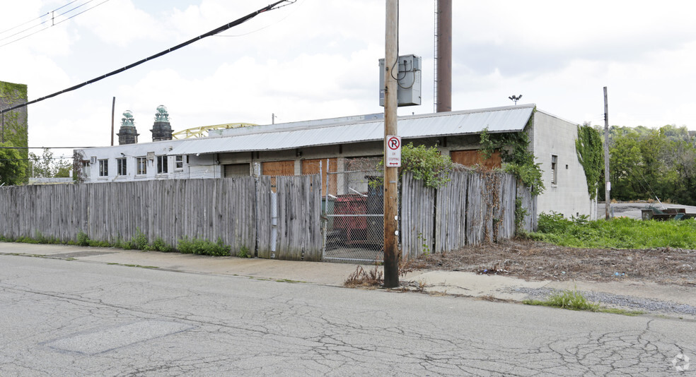 203 Chesboro St, Pittsburgh, PA à vendre - Photo de l’immeuble – Image 2 sur 3