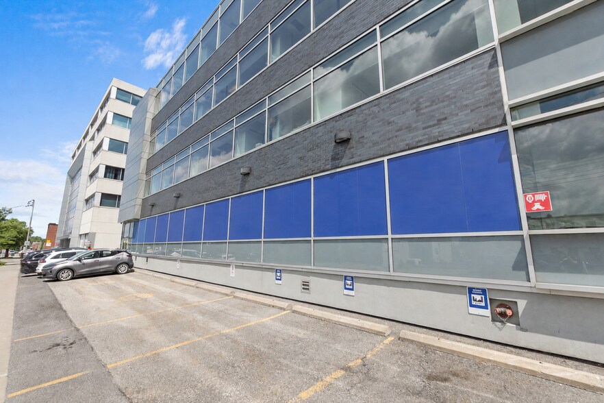 5151 Rue De La Savane, Montréal, QC à louer - Photo de l’immeuble – Image 2 sur 2