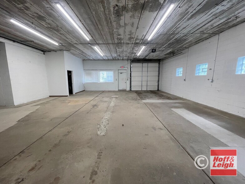 934 Southeast Ave, Tallmadge, OH à louer - Photo de l’immeuble – Image 2 sur 5