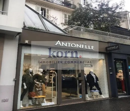 Local commercial dans Paris à louer Photo de l’immeuble– Image 1 sur 2