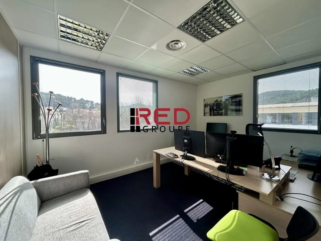 Bureau dans Le Tholonet à louer Photo de l’immeuble– Image 1 sur 7