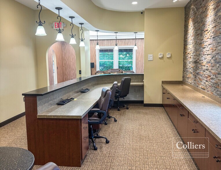 7335 St Andrews Rd, Irmo, SC à louer - Photo de l’immeuble – Image 2 sur 5