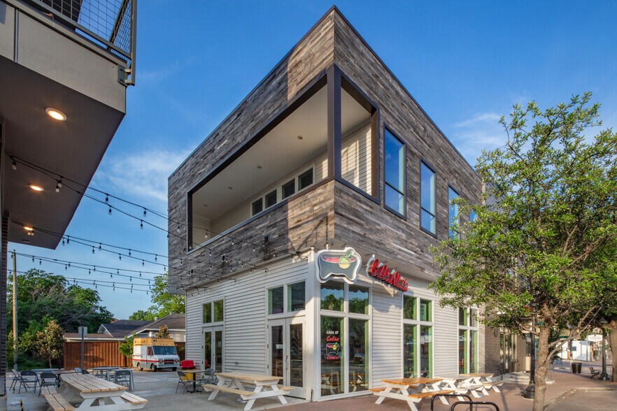 1455 W Magnolia Ave, Fort Worth, TX à louer - Photo de l’immeuble – Image 3 sur 4
