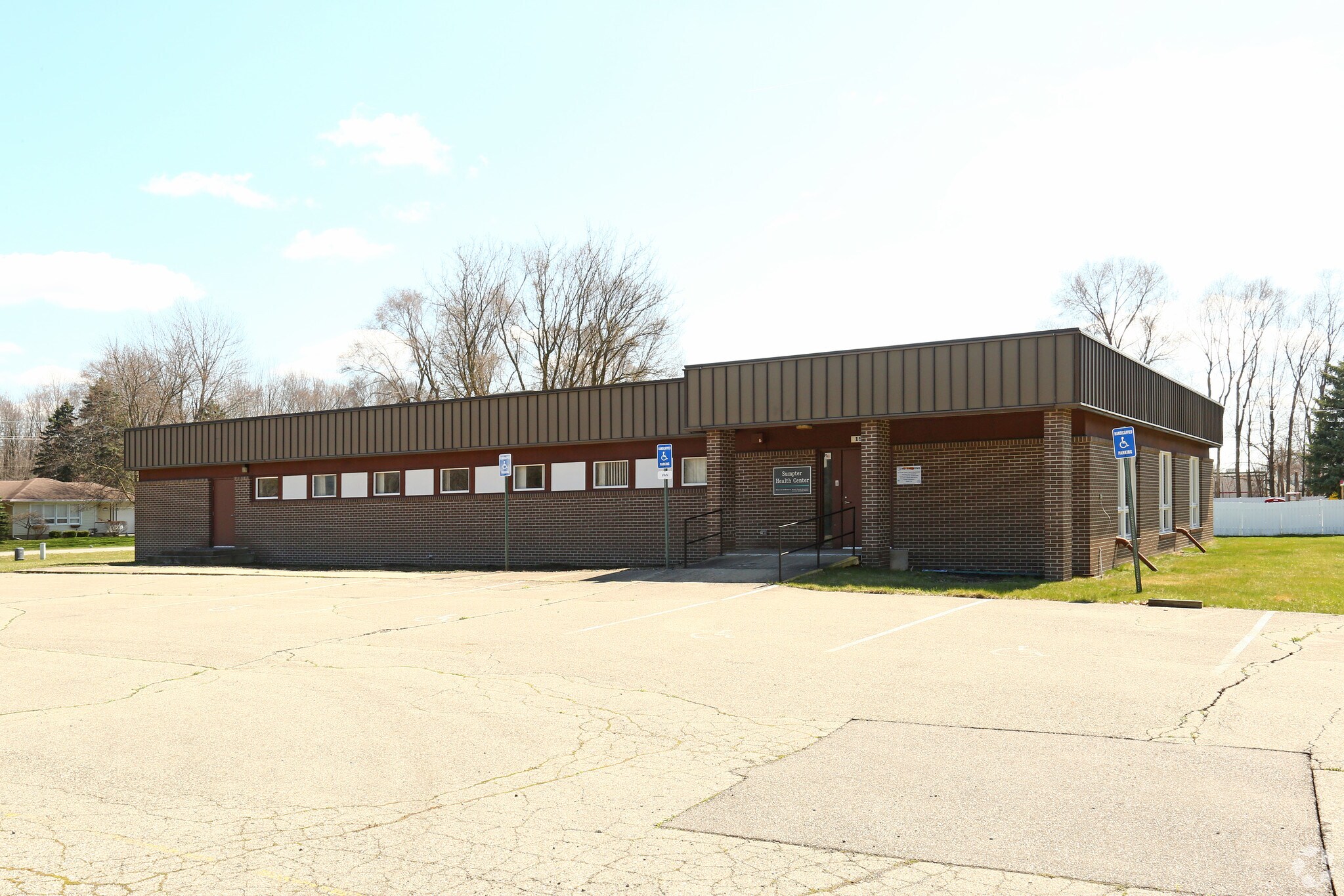 19130 Sumpter Rd, Belleville, MI à louer Photo principale– Image 1 sur 5
