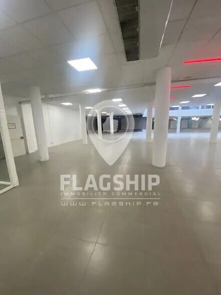 Local commercial dans Paris à louer - Photo de l’immeuble – Image 3 sur 8