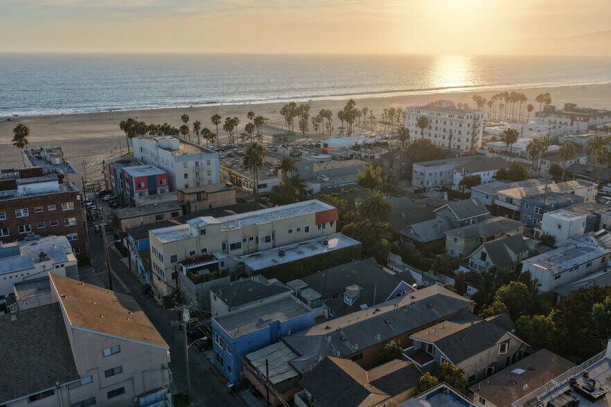 34 Dudley Ave, Venice, CA à vendre - Photo de l’immeuble – Image 3 sur 8