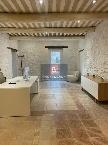 Local commercial dans L'Isle-sur-la-Sorgue à louer - Photo de l’immeuble – Image 3 sur 8