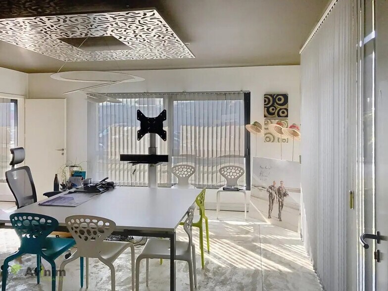 Bureau dans Remiremont à louer - Photo de l’immeuble – Image 1 sur 16