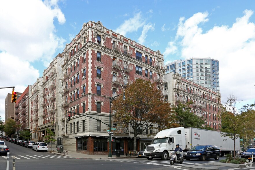 1000 Columbus Ave, New York, NY à louer - Photo de l’immeuble – Image 2 sur 6