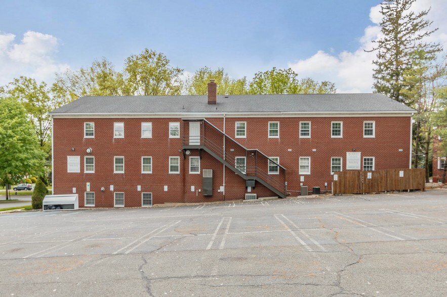 454 Morris Ave, Springfield, NJ à louer - Photo de l’immeuble – Image 3 sur 7