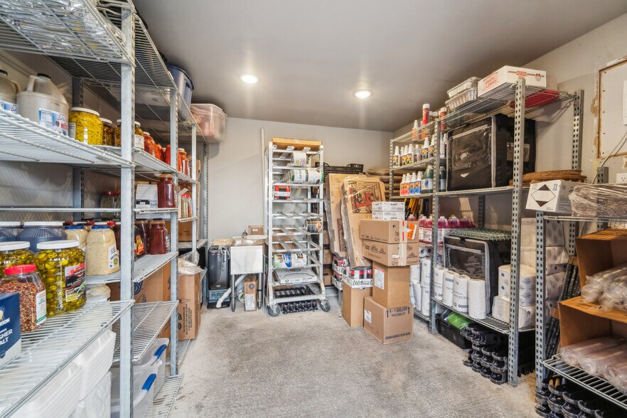 707 W Park Ave, Kiel, WI à vendre - Photo intérieure – Image 2 sur 23