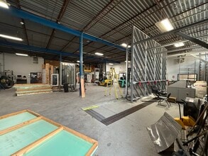 145 Sherwood Ave, Farmingdale, NY à louer Photo intérieure– Image 1 sur 4