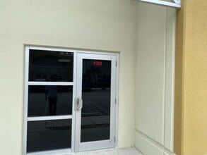 2051 NW 112th Ave, Doral, FL à louer Photo intérieure– Image 2 sur 15