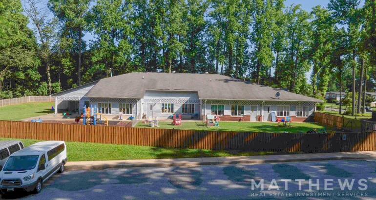 8401 Carlson Ln, Windsor Mill, MD à vendre - Photo de l’immeuble – Image 2 sur 3