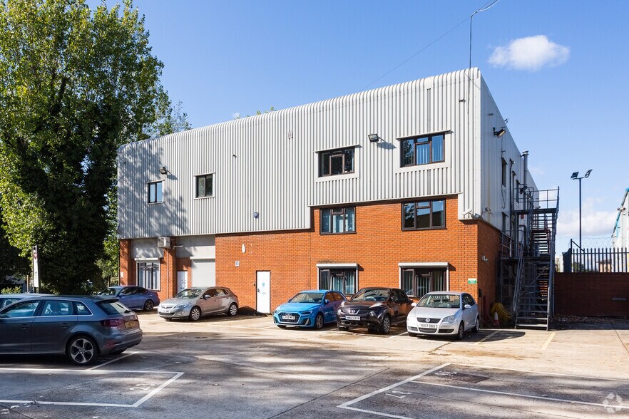 712 London Rd, Grays à louer - Photo de l’immeuble – Image 3 sur 3