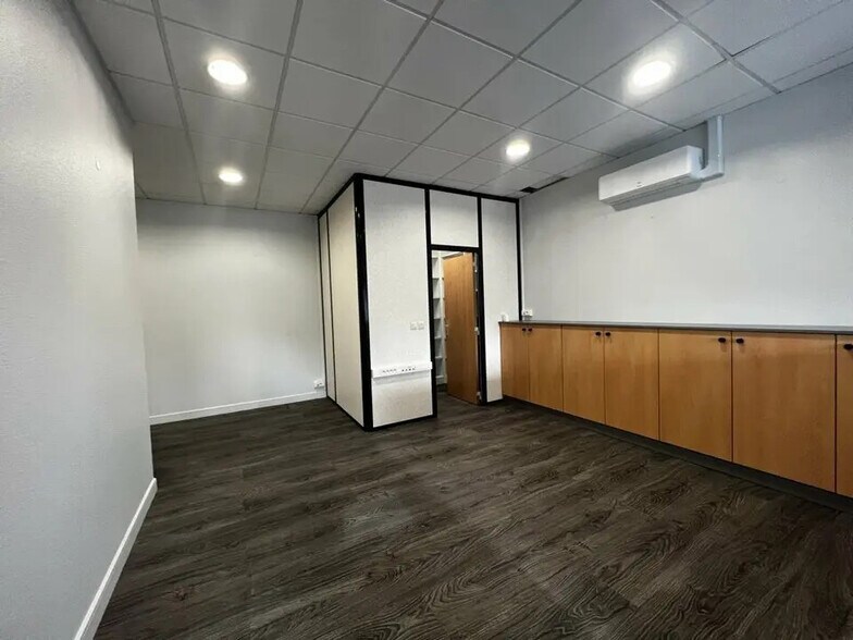 Bureau dans Allonne à louer - Photo intérieure – Image 2 sur 12