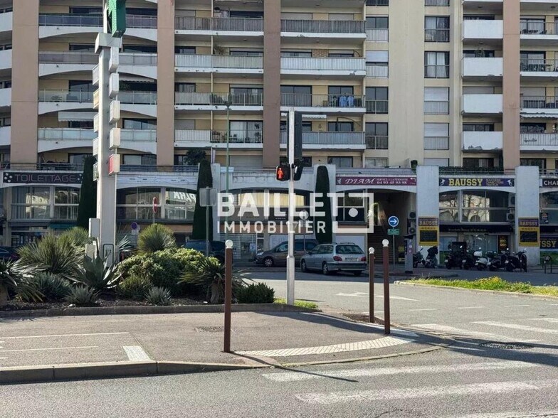 Bureau dans Le Cannet à louer - Photo de l’immeuble – Image 3 sur 16