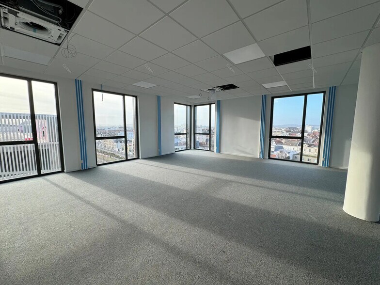 Bureau dans Reims à louer - Photo de l’immeuble – Image 3 sur 3