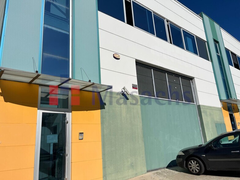 Industriel/Logistique dans Badalona, Barcelona à vendre - Photo de l’immeuble – Image 2 sur 16